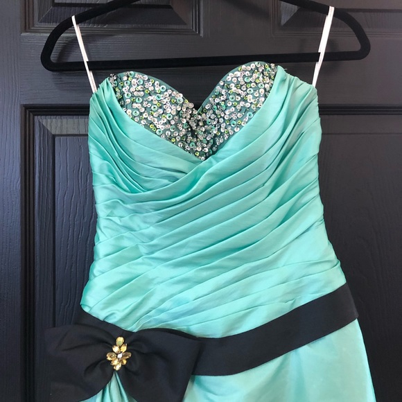 Alyce Designs Prom Dress - Picture 4 of 15